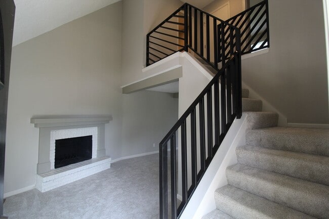 Photo - Updated 2 BEDROOM 1.5 BATH DUPLEX