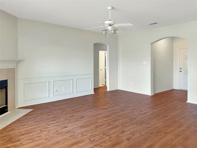 Photo - 3457 Newgate St