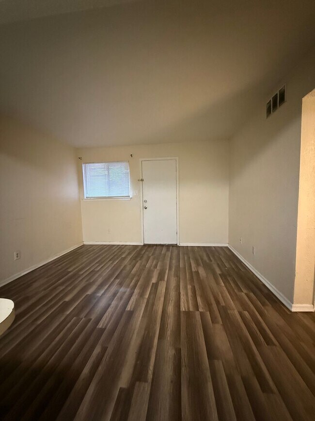 Photo - ALL UTILITIES INCLUDED in Cozy and Convenient 1 bedroom Unit 108