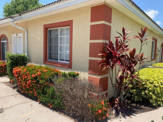 Photo - 2 Bedroom 2 Full Bath Townhome in LAKE MAR...