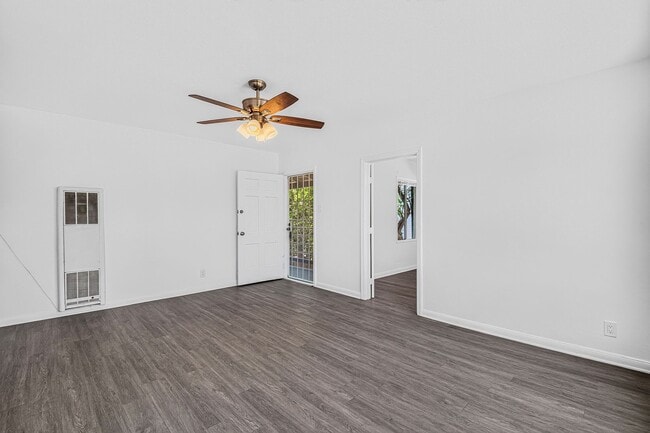 Photo - 530 W 9th St Unidad 08