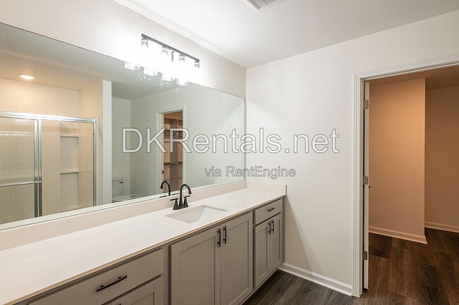 Photo - 126 Verona Dr NW