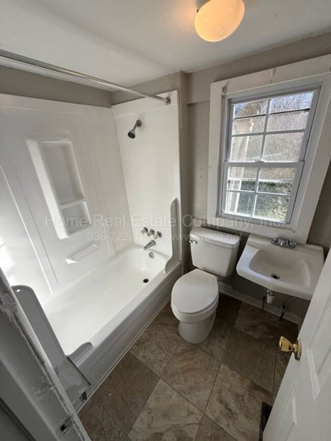 Photo - 1012 Apple St