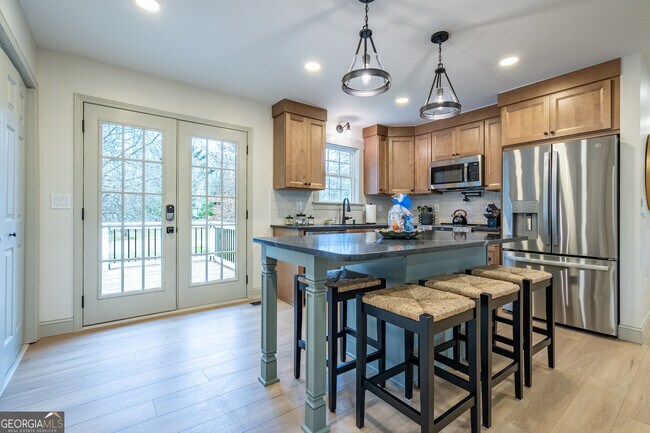 26 Jennifer Ln
