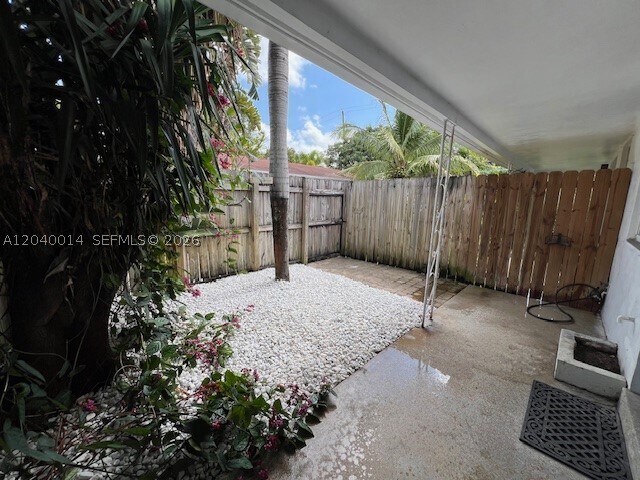 Photo - 590 NW 40th St Unit 3