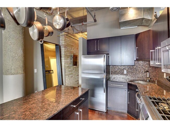Photo - 901 N 3rd St Unidad 401