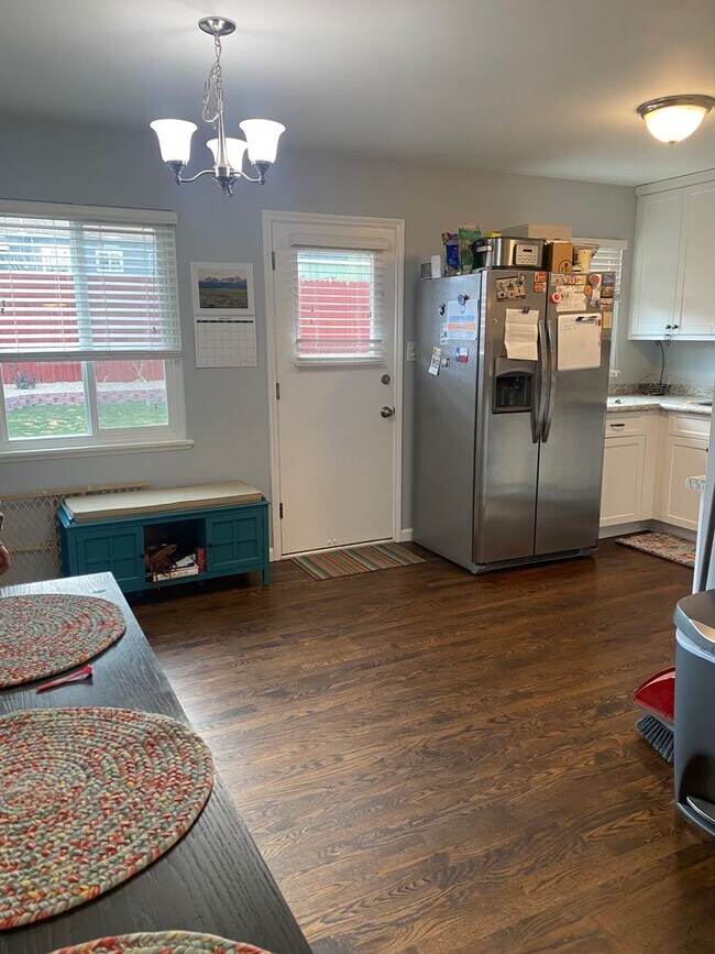 Photo - 725 Ruby Ave