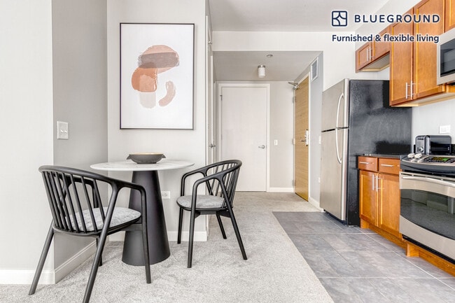 Photo - 210 N Wells St Unidad FL19-ID701