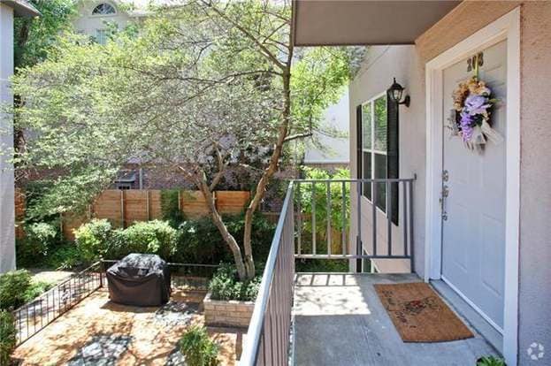 Building Photo - 4520 Holland Ave Rental