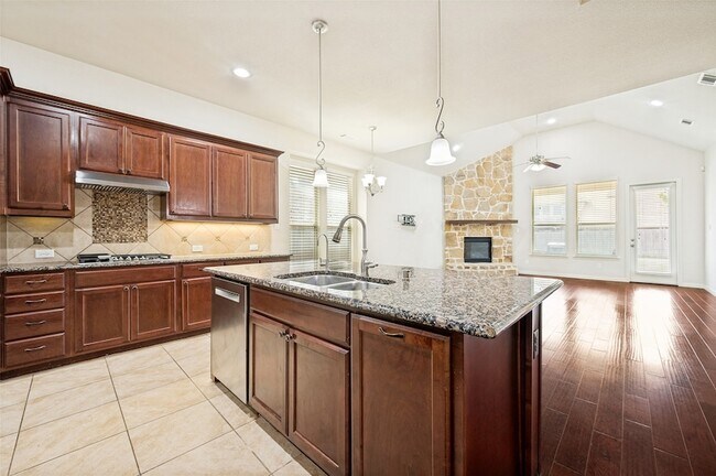 Photo - 10809 Grecian Dr