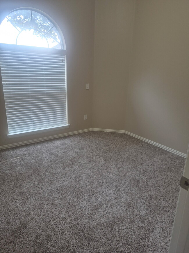 Photo - 709 Shady Meadow Ln