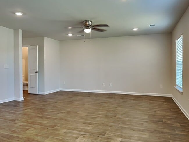 Photo - 606 Belmont Red Ln