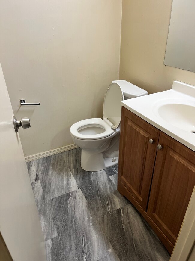 38 Greenwich Dr