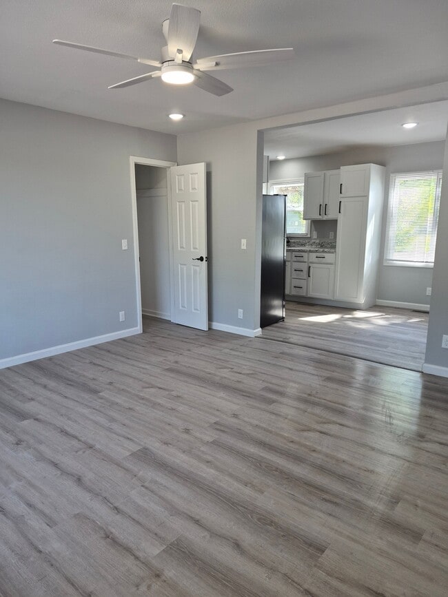 Photo - 312 S Rose Hill Rd