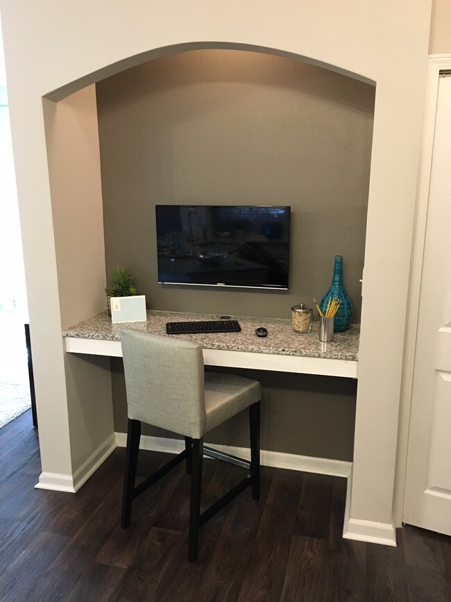Desk Area - Florida Club at Deerwood
