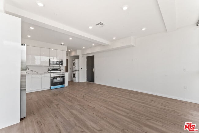 Photo - 3105 Bellevue Ave Unit 201