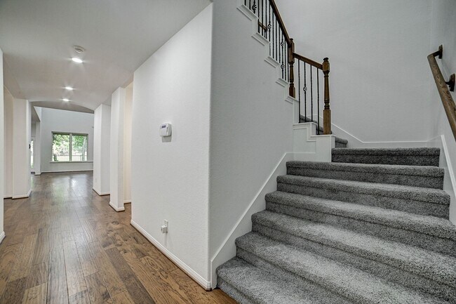 Photo - 5007 Sawmill Terrace Ln