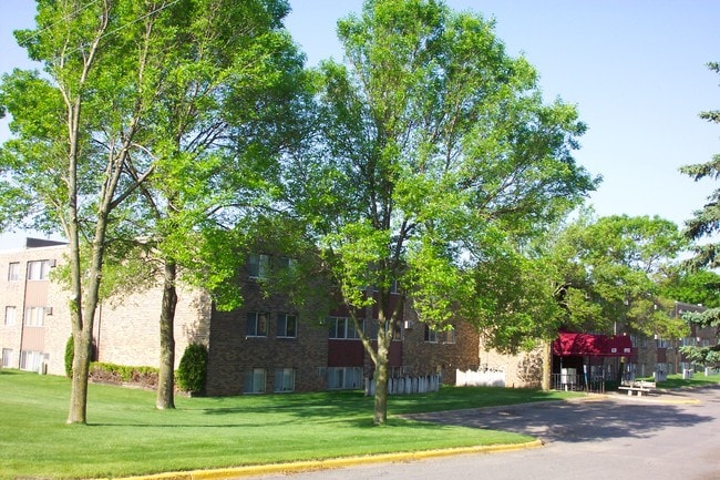 Oak Park Heights Apartments