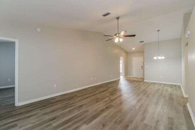 Photo - 4726 Limerick Dr