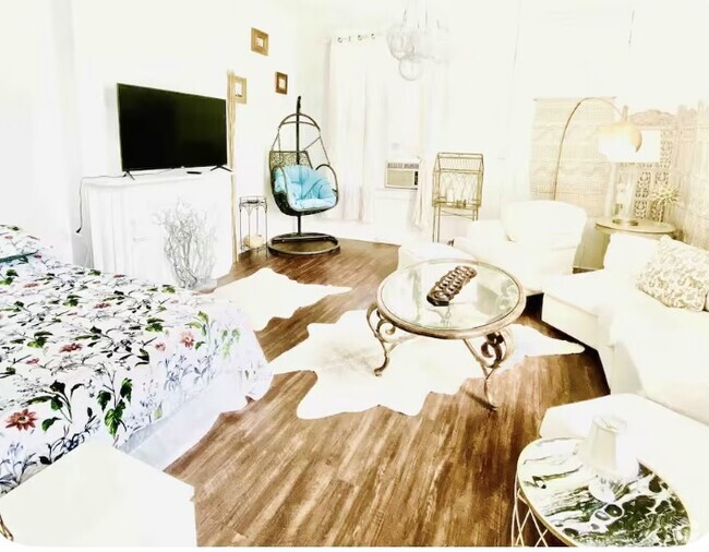 Building Photo - 2869 W McMicken Ave Unit 1 Rental