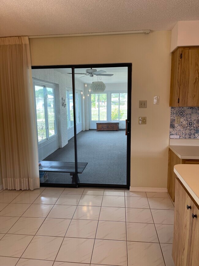 Photo - 420 S Brockfield Dr
