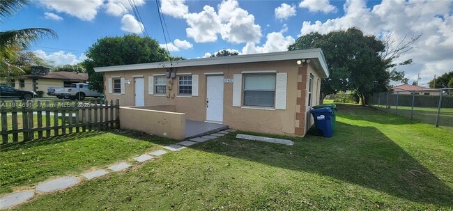 Building Photo - 10422 SW 180th St Unit 10422