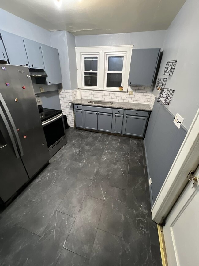 kitchen - 38 N Landon Ave Unit 38