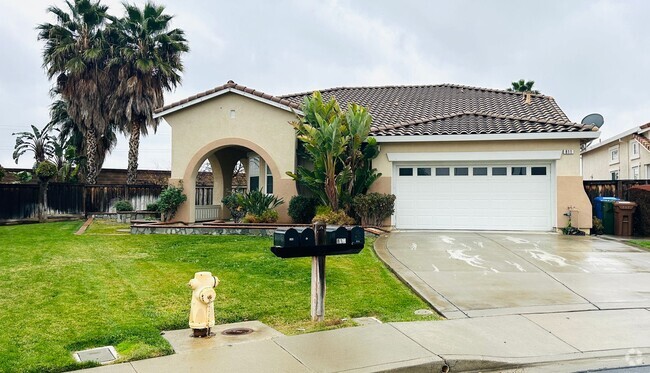 Building Photo - Single-Story 4 Bed, 3 Bath home in Shadow ...