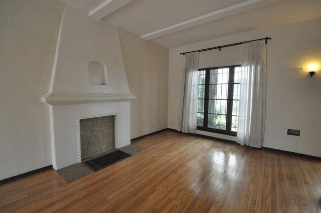 Photo - 1417 S Crescent Heights Blvd Unidad 1425