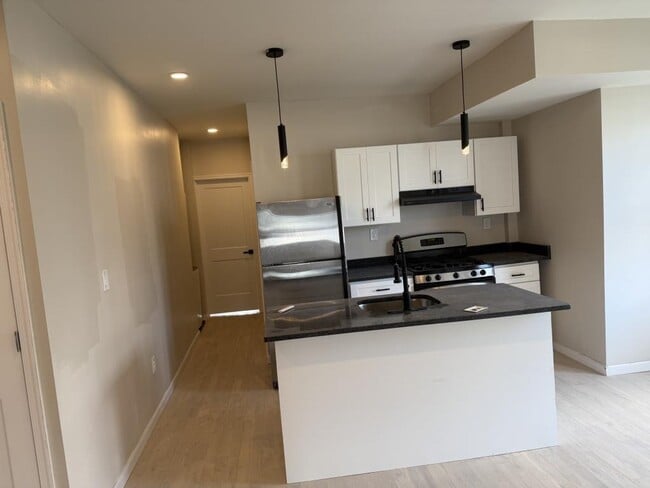 Photo - 221 N 65th St