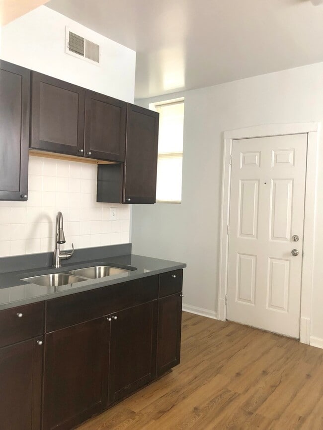 Photo - 806 N Bishop St Apartments Unit 3B
