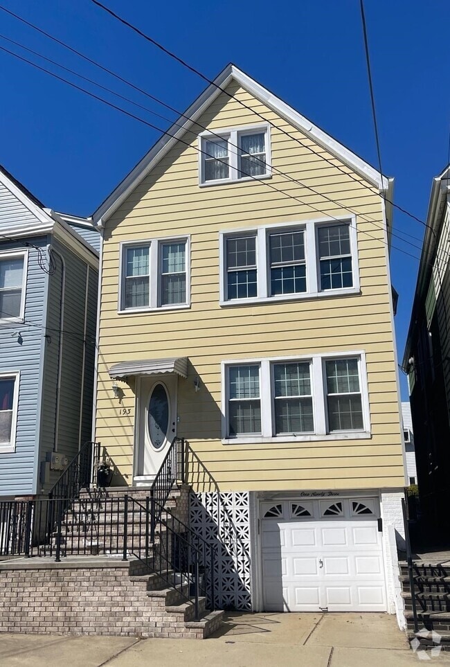 Building Photo - 193 Avenue C Rental