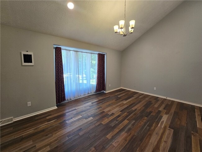 Photo - 9 Hepatica Ln