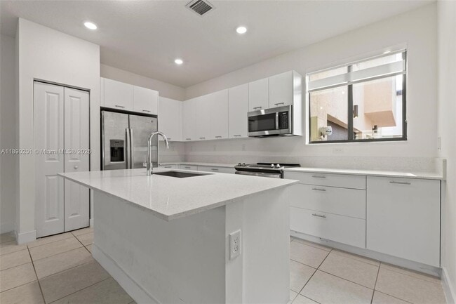 Photo - 4612 NW 83rd Pkwy