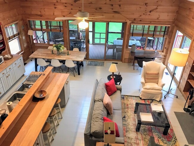 Photo - 310 Twin Lakes Rd