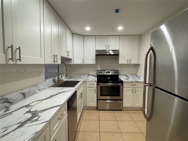 Building Photo - 8730 SW 133rd Ave Unit 401