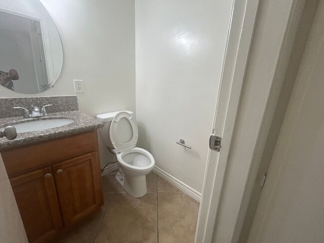 Photo - Spacious 2bed 1.5bath Apartment near Beach Blvd & Talbert Ave