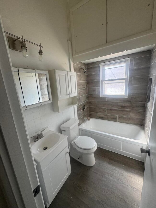 Photo - 6206 Beech Daly Rd