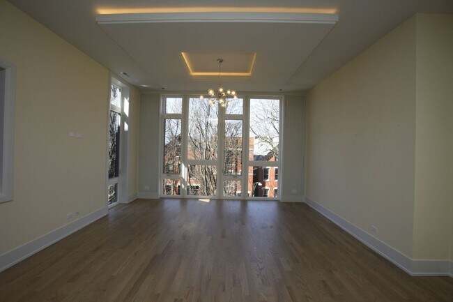 Photo - 1029 N Winchester Ave