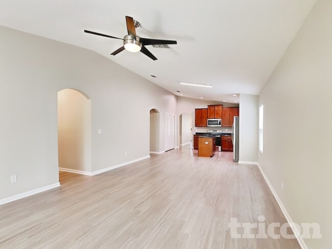 Photo - 621 Birchbark Trail