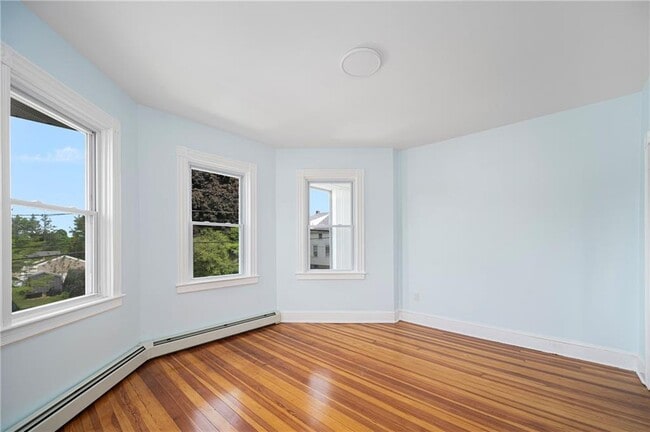 Photo - 87 Lyman Ave