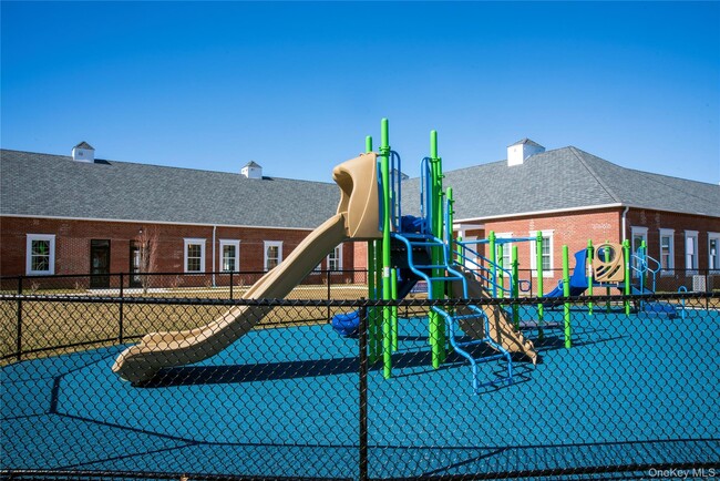 Photo - 75 Circle Dr Unit 81-105