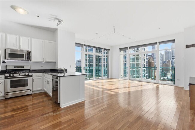 Photo - 340 W Superior St Unidad 1601