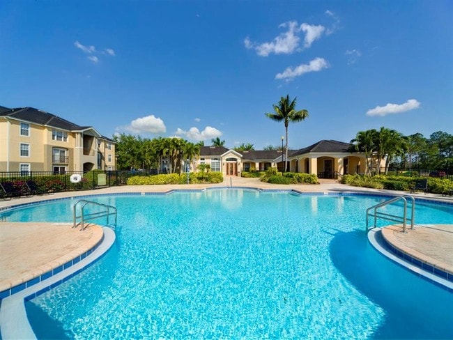 Noah's Landing Apartments Pool