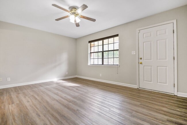 Photo - Pet Friendly Three Bedroom!