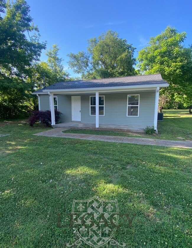 Building Photo - 214 W Lokey Ave
