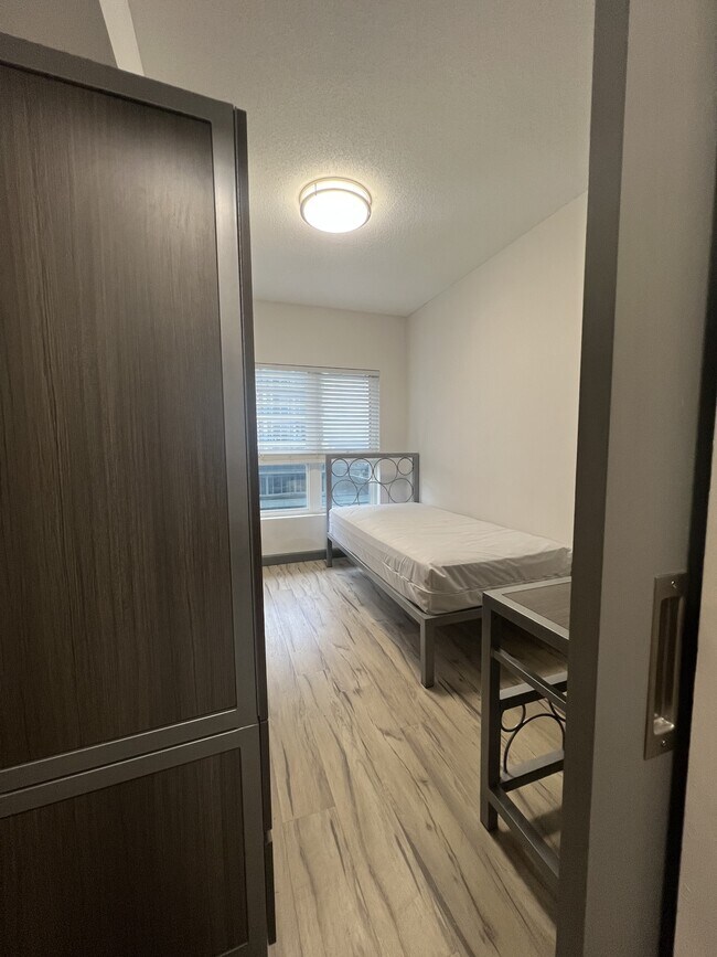 Photo - 258B-258B Sunview St