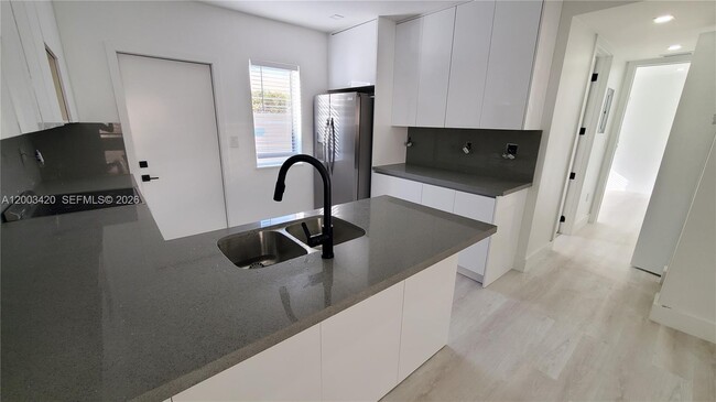 Photo - 215 Zamora Ave Unit 3