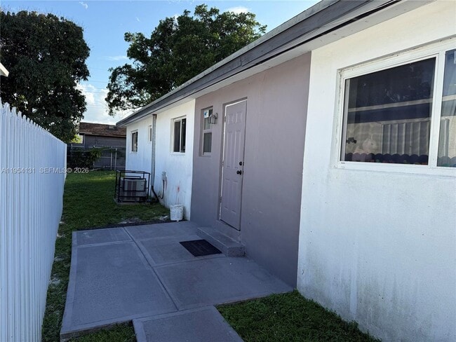 Photo - 2180 NW 59th St Unidad 2