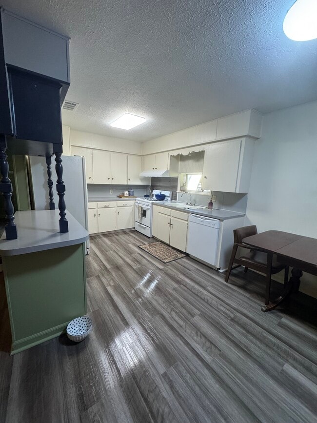 Photo - 307 Alice Dr